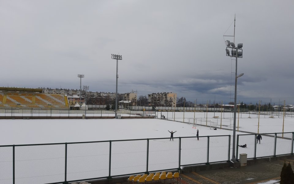 Падналият сняг в Пловдив промени тренировъчната програма на Ботев. Щабът