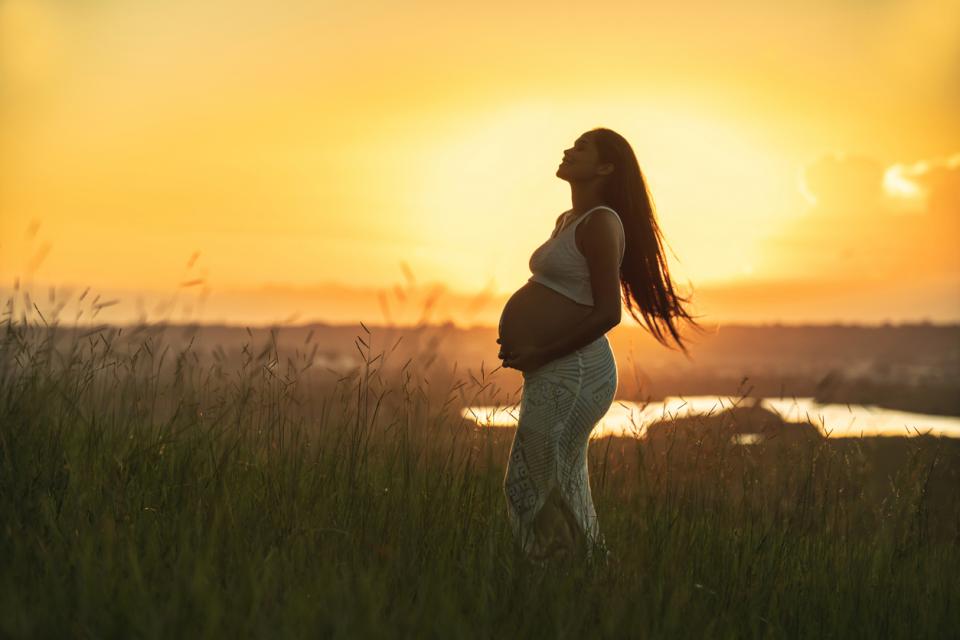 бременна жена бременност