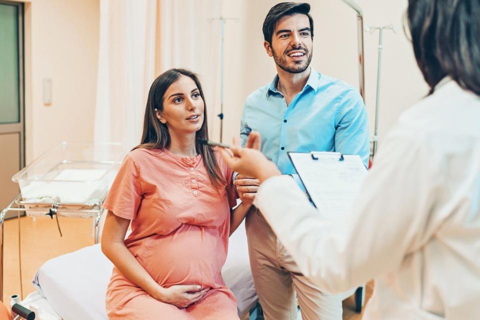бременност раждане болница бременна жена