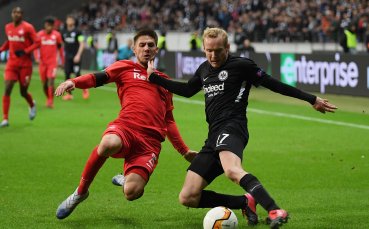 Отложеният 1 16 финал в Лига Европа между РБ Залцбург и Айнтрахт Франкфурт ще се