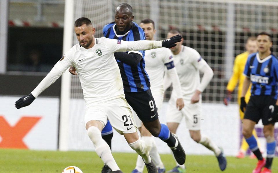 Във връзка с недоброто представяне в Серия А и поради