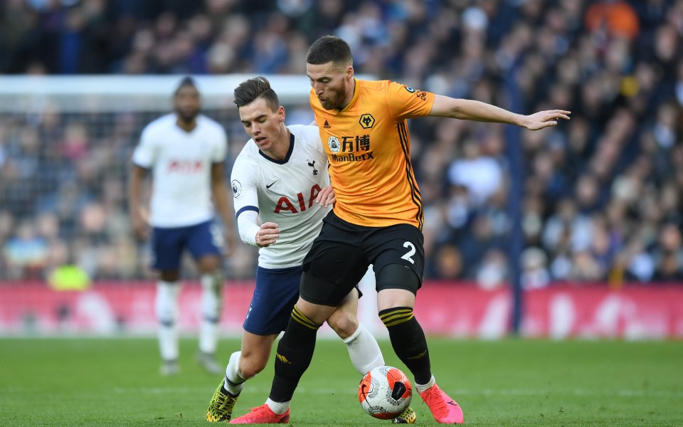 Уулвърхемптън и Тотнъм играят при 0:0 в мач от 15-ия