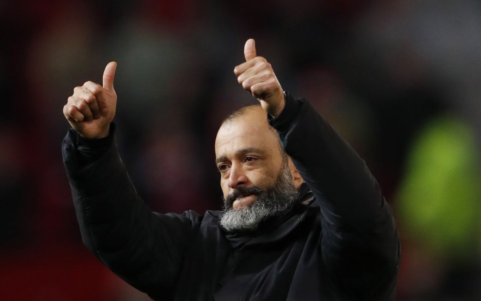 Английският клуб Уулвърхемптън е предупредил футболистите си да не дават