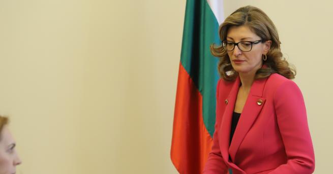 България Бежански натиск Захариева заминава за извънредна среща на външните