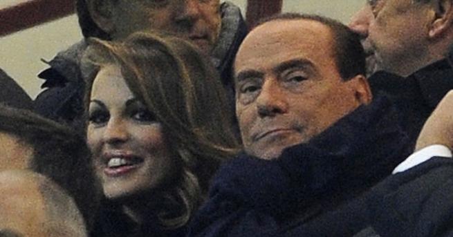 Любопитно Берлускони се раздели с Франческа. Има ли нова жена