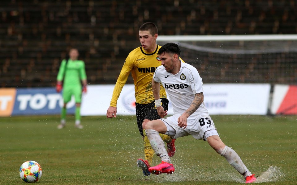 В касата на Ботев Пловдив може да влязат доста повече