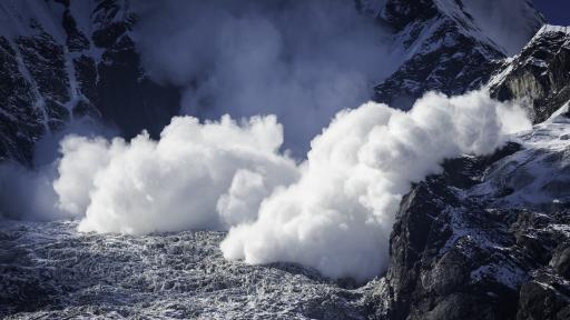  Лавина умъртви петима души в Австрия 