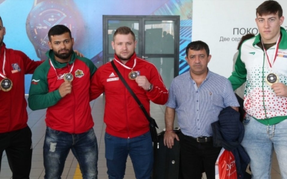 Четирима български щангисти в зоната на олимпийските квоти за Токио