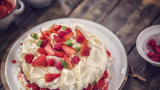  <p>Коя е <strong>Павлова </strong>и за какво кръстиха <strong>торта на нея</strong>?</p> 