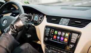 <p>Apple CarPlay и Android Auto са по-опасни от алкохола</p>