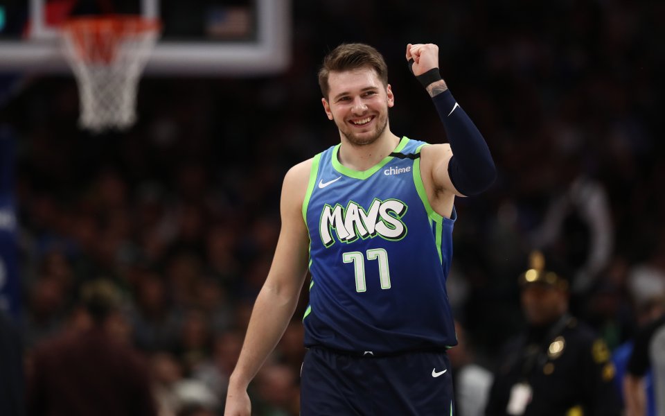 Собственикът на Далас Маверикс Марк Къбан, звездата на тима Лука