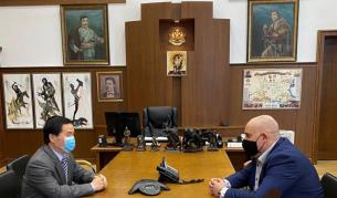 <p>Гешев и китайският посланик обсъдиха мерките срещу коронавируса</p>