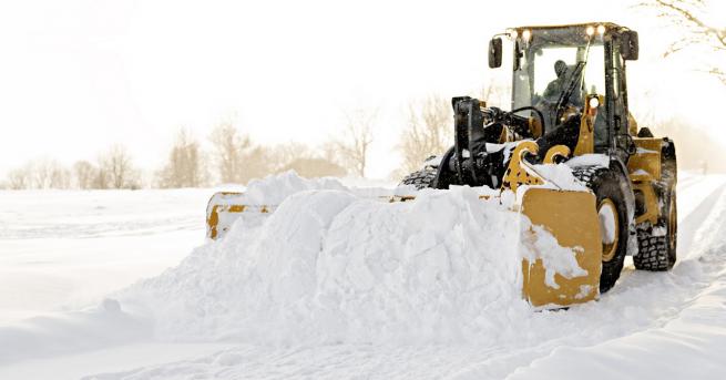 България Усложнена зимна обстановка на прохода Предел Oграничава се движението