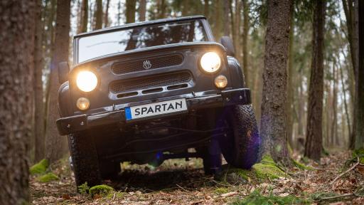  <p>Правят електрическа &bdquo;УАЗ&rdquo;-ка</p> 