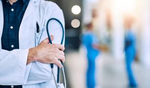 За първи път: Изписаха интубиран пациент с COVID-19