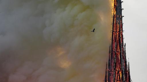  Година след пожара: Нотр Дам чака своето избавление 