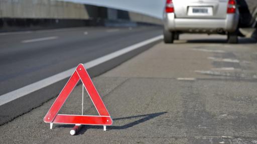  Младежи в болница, откакто колата им се прекатурна 