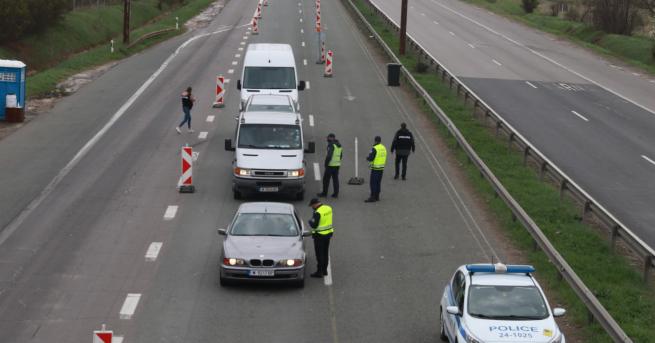 България Проверки изнервени шофьори колони от коли на входовете на