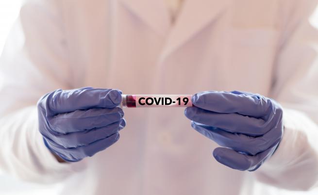 Със затоплянето на времето заболелите с COVID-19 ще намалеят, смята специалист