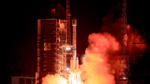  Китай изстрелва нова ракета с упоритости да покори Луната 