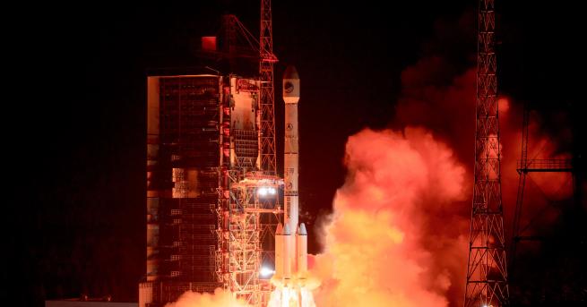 Свят Китай изстрелва нова ракета с амбиции да покори Луната