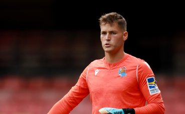 еВратарят на испанския елитен клуб Алекс Ремиро даде положителен тест