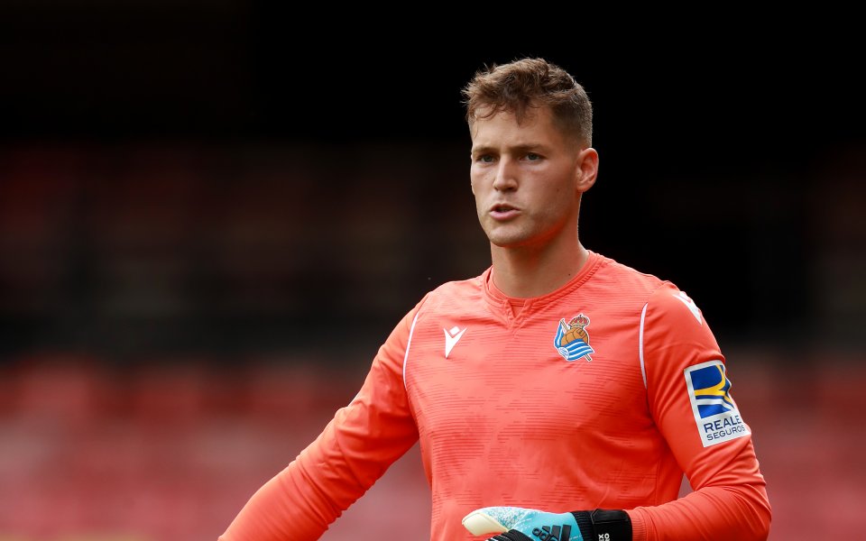 еВратарят на испанския елитен клуб Алекс Ремиро даде положителен тест