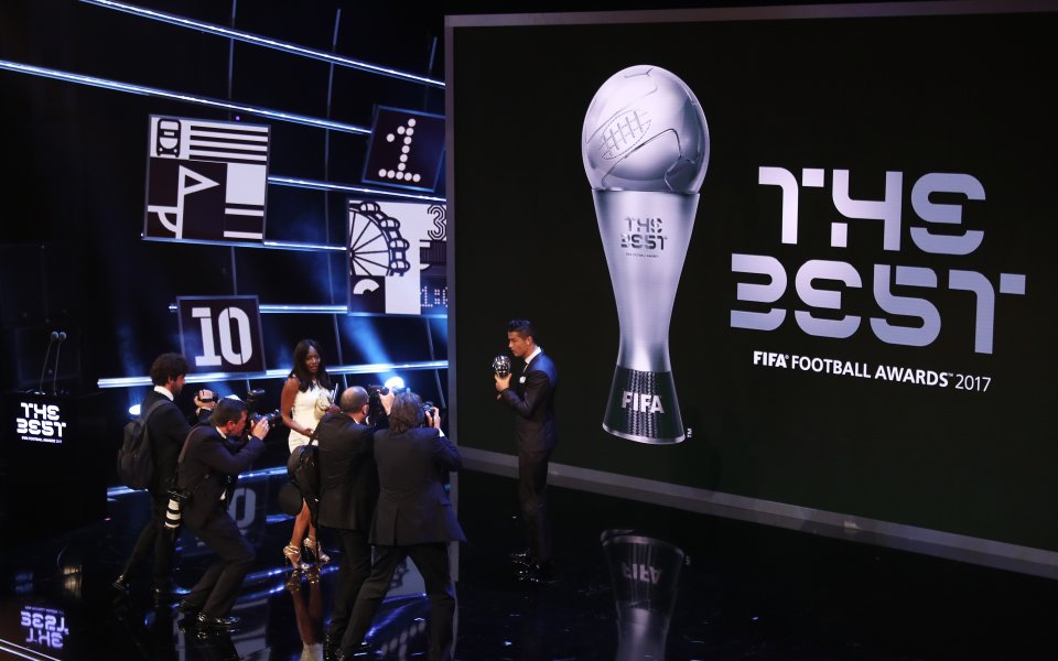 ФИФА няма да награждава най-добрите през тази година