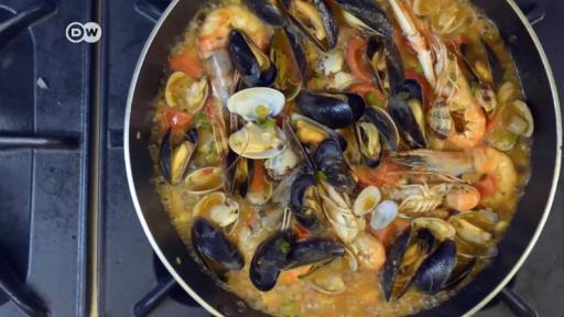  Базура - черногорската класика с морски блага 