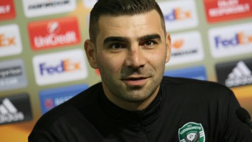  Вратарят Владислав Стоянов преподписа с 