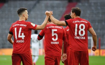 Байерн Мюнхен води с 1 0 срещу Айнтрахт Франкфурт в среща