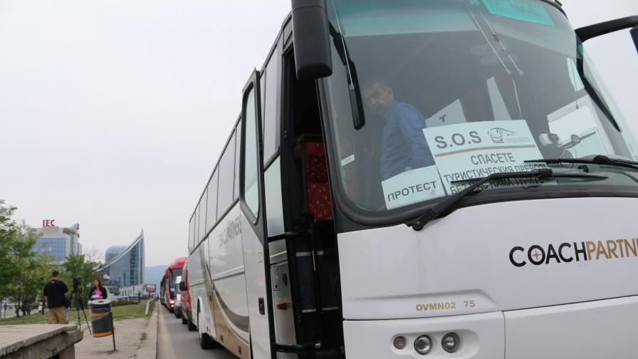  Пада 14-дневната карантина за българските водачи на интернационалните транспорти 