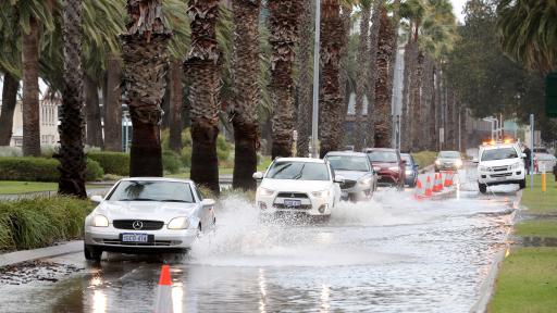  Мощна стихия нанесе големи вреди в Австралия 