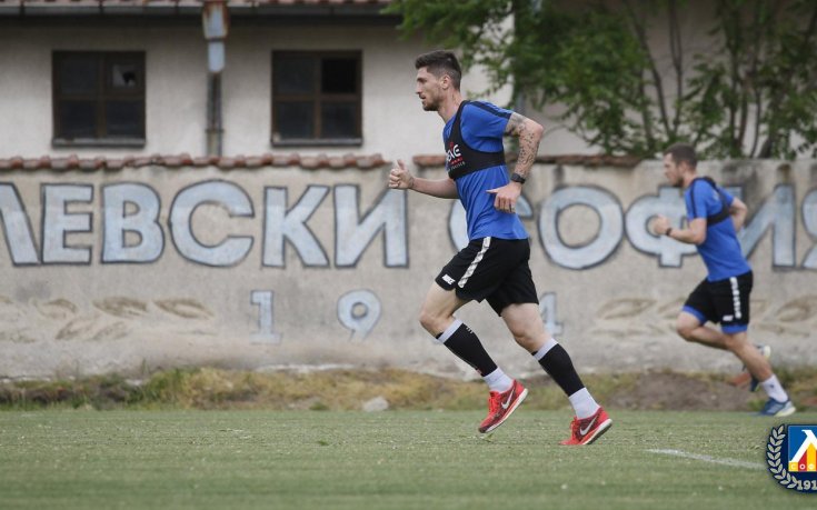 Левски тренира усилено и в пълен състав за контролата с Витоша