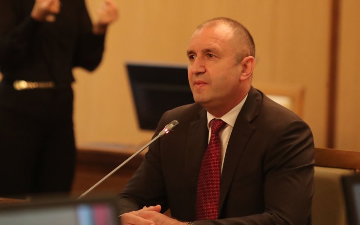 Румен Радев изказа съболезнования на семейството на Бисер Михайлов
