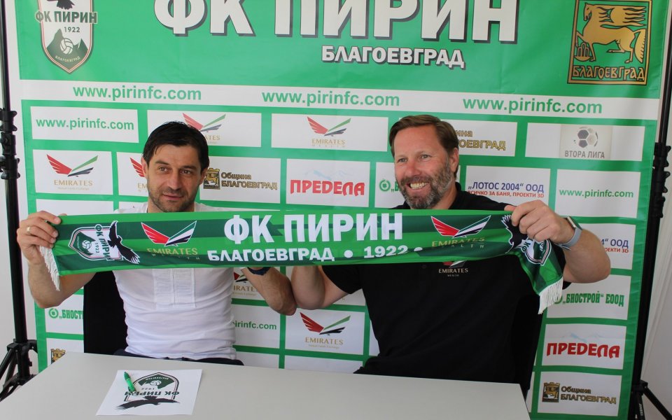 Владислав Златинов преподписа днес договора си с ФК Пирин Благоевград.