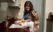  Кои са главните домашен умения, на които би трябвало да научим децата си преди пълноправие 
