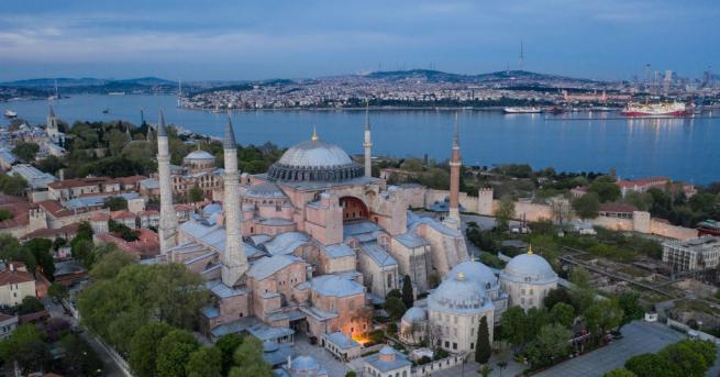 Свят Хюриет: Ердоган планира промяна на статута на Света София