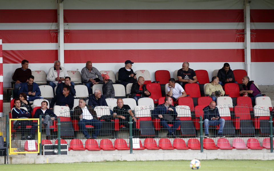 Бившият наставник на Литекс, Левски и ЦСКА- Люпко Петрович наблюдава