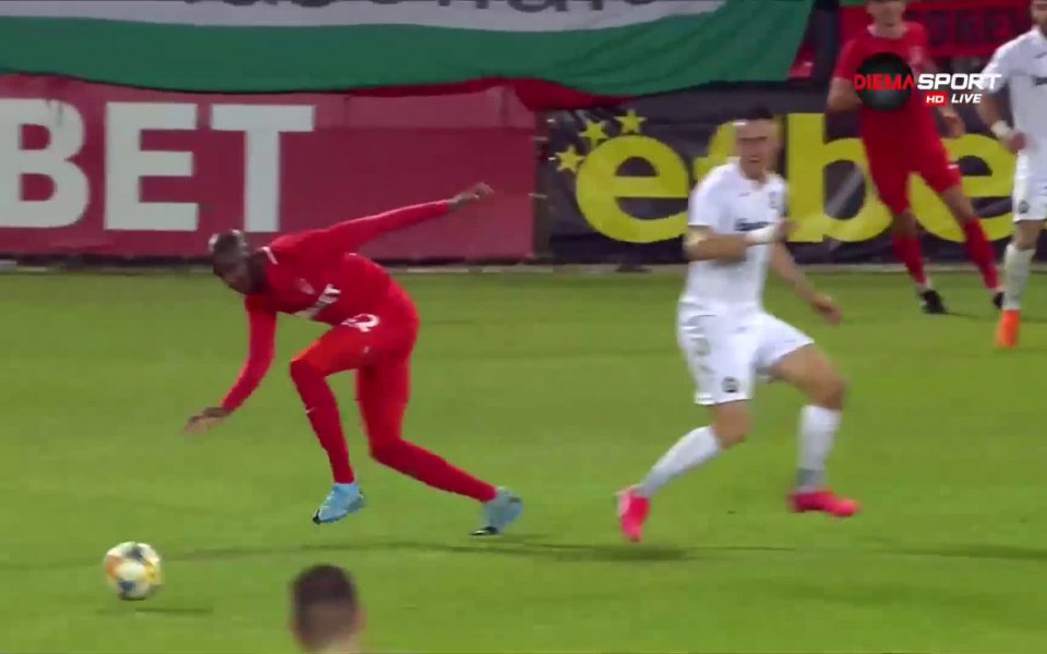 Отборът на Славия записа категорична победа над Царско село в