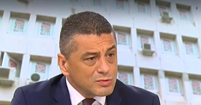 България Янков Нинова отново изненада всички в БСП Мандатът на