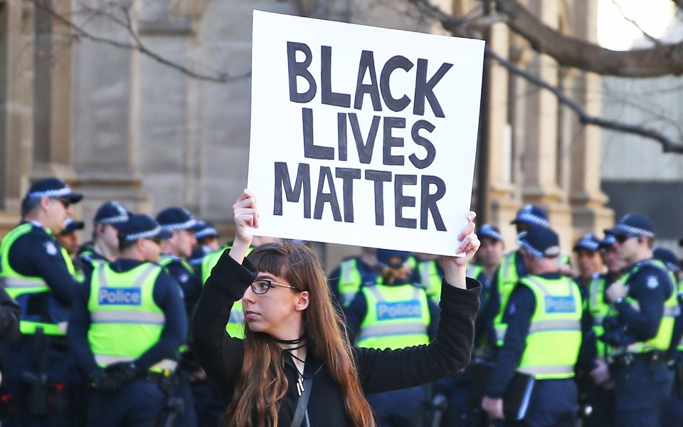 Английската Висшата лига обяви, че ще подкрепи всички играчи, които