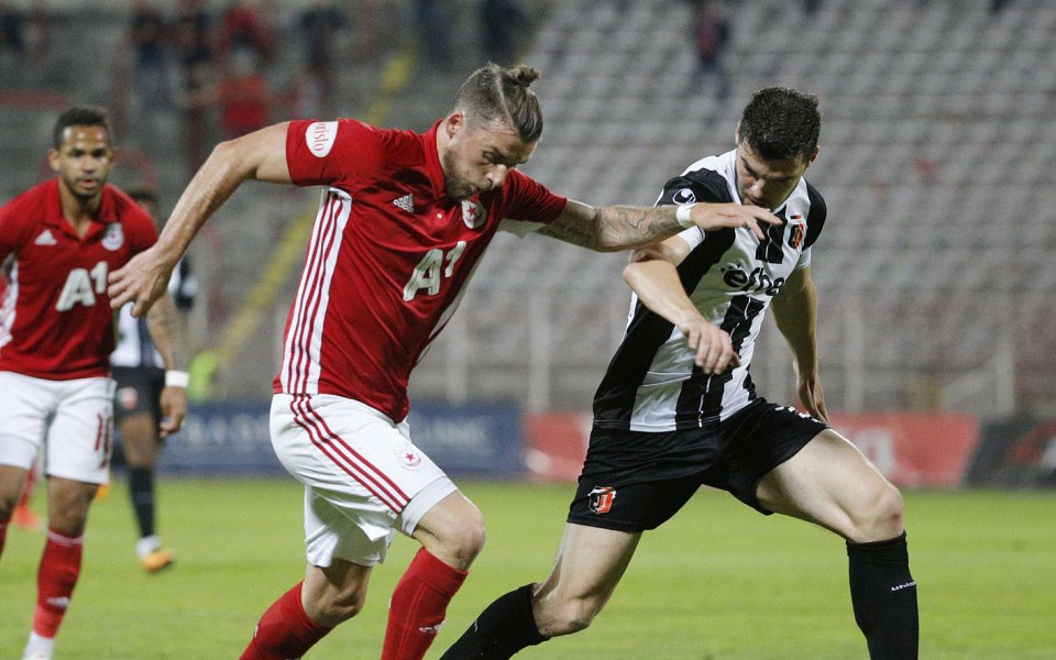 "Червените" билети за финала се продадоха като топъл хляб още