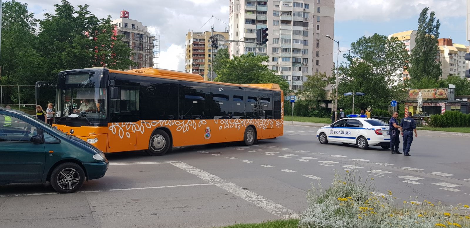 Автобус на градския транспорт блъсна дете с тротинетка в столицата