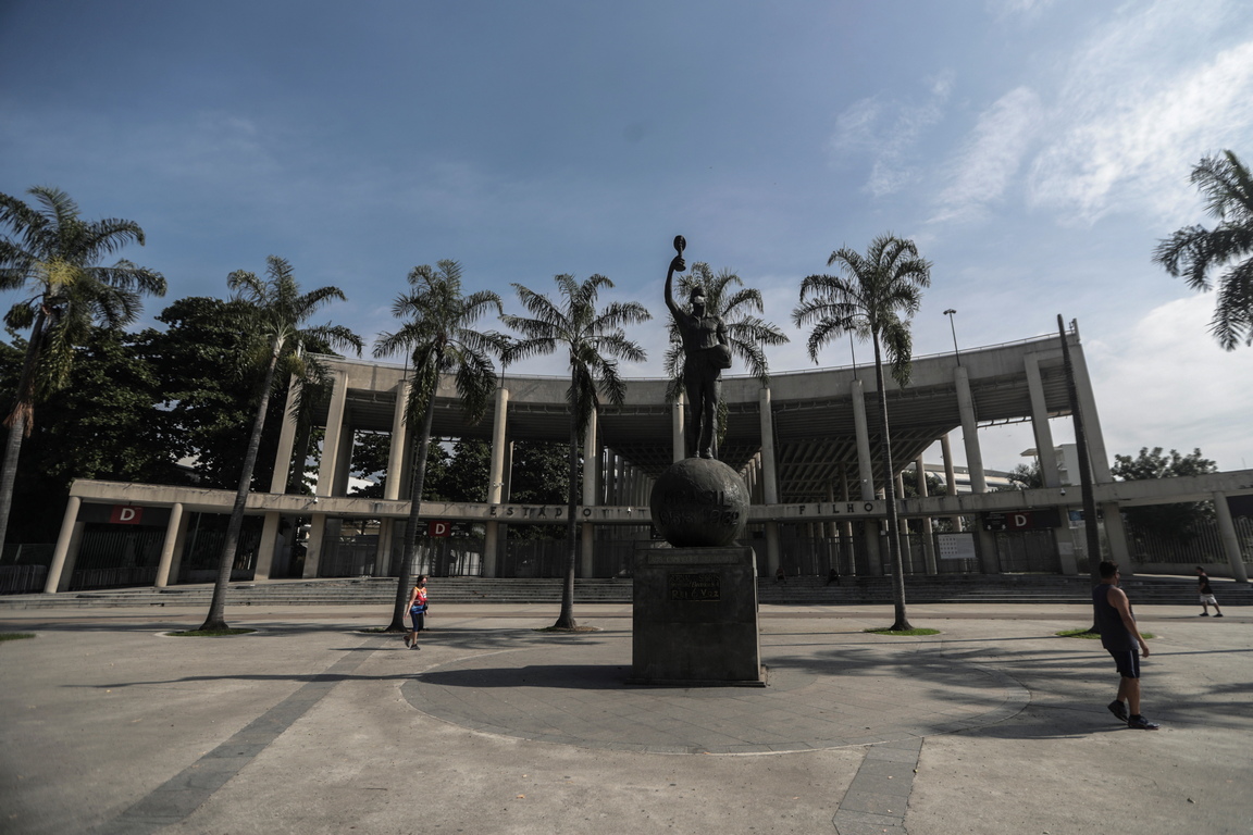 <p>Стадионът е открит на&nbsp;16 юни 1950 година, за Световното първенство по футбол, като на него се играе и финалния мач, където Бразилия губи с 1:2 от Уругвай.</p>

<p>Маракана се използва и от големите клубове в Рио де Жанейро &ndash; Ботафого, Фламенго, Флуминензе и Вашку да Гама.</p>