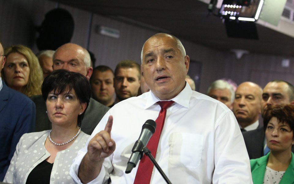 Здравният министър Кирил Ананиев да отиде на финала за Купата