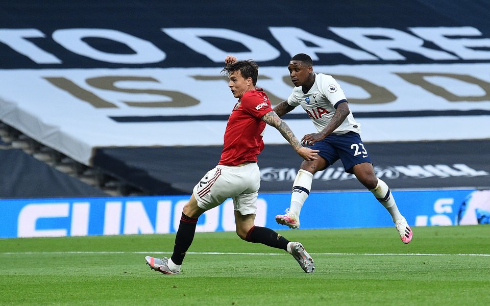 Отборите на Тотнъм и Манчестър Юнайтед играят при резултат 1:0