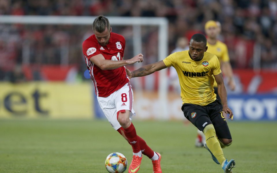 Един от основните футболисти на ЦСКА - Греъм Кери, е