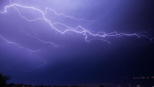  Мълния умъртви 23 индивида в Индия 
