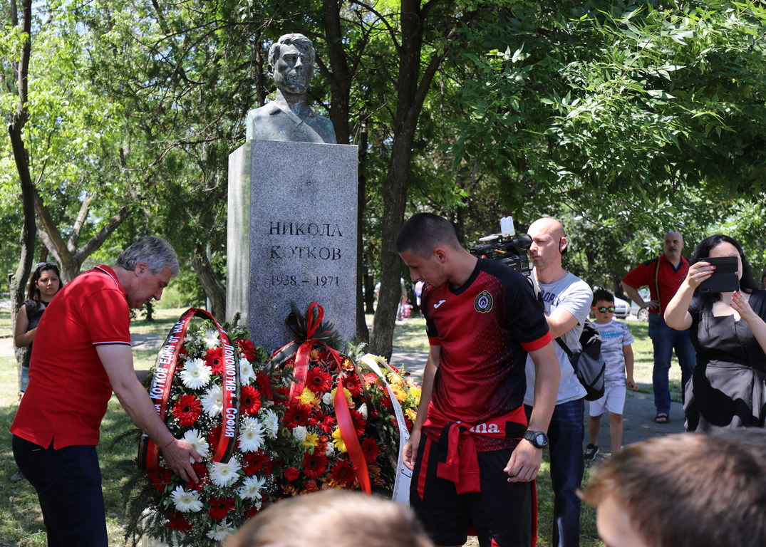 <p>Откриване на Мемориален комплекс &bdquo;Никола Котков&rdquo; в ж.к. Надежда, София</p>